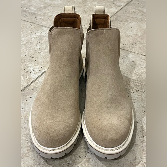 Allen Edmonds Men's Discovery Chelsea Boots Beige Brown Suede Leather NEW 9.5D